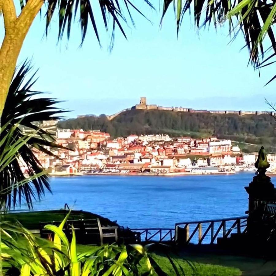 Lighthouse View, One Min From Harbour & Beach Apartment สการ์โบโรห์ ภายนอก รูปภาพ